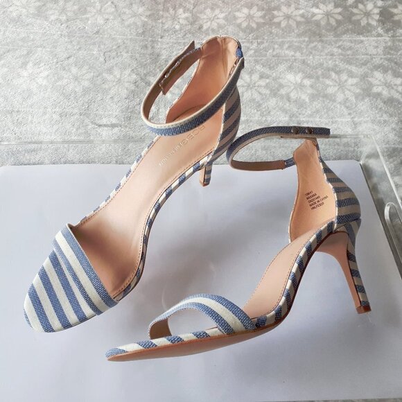 NWOT BCBGeneration white & blue fabric open toe heeled ankle tie sandal - Picture 3 of 5